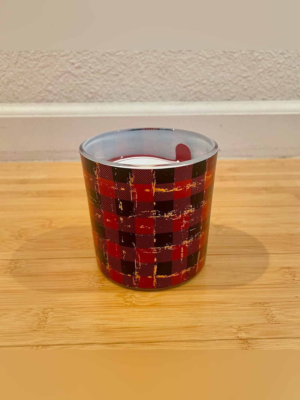 Cozy Velvet Dreams Raspberry Candle – Red & Black Plaid Glass – 4x4 in.